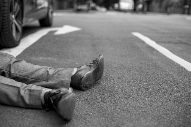 accident-asphalt-black-and-white-1537174